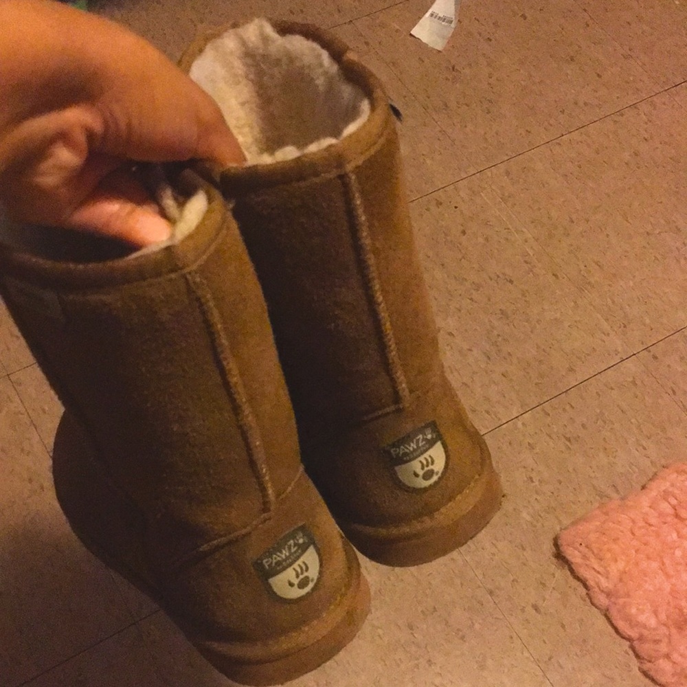 Bear paw different yet similar brand.